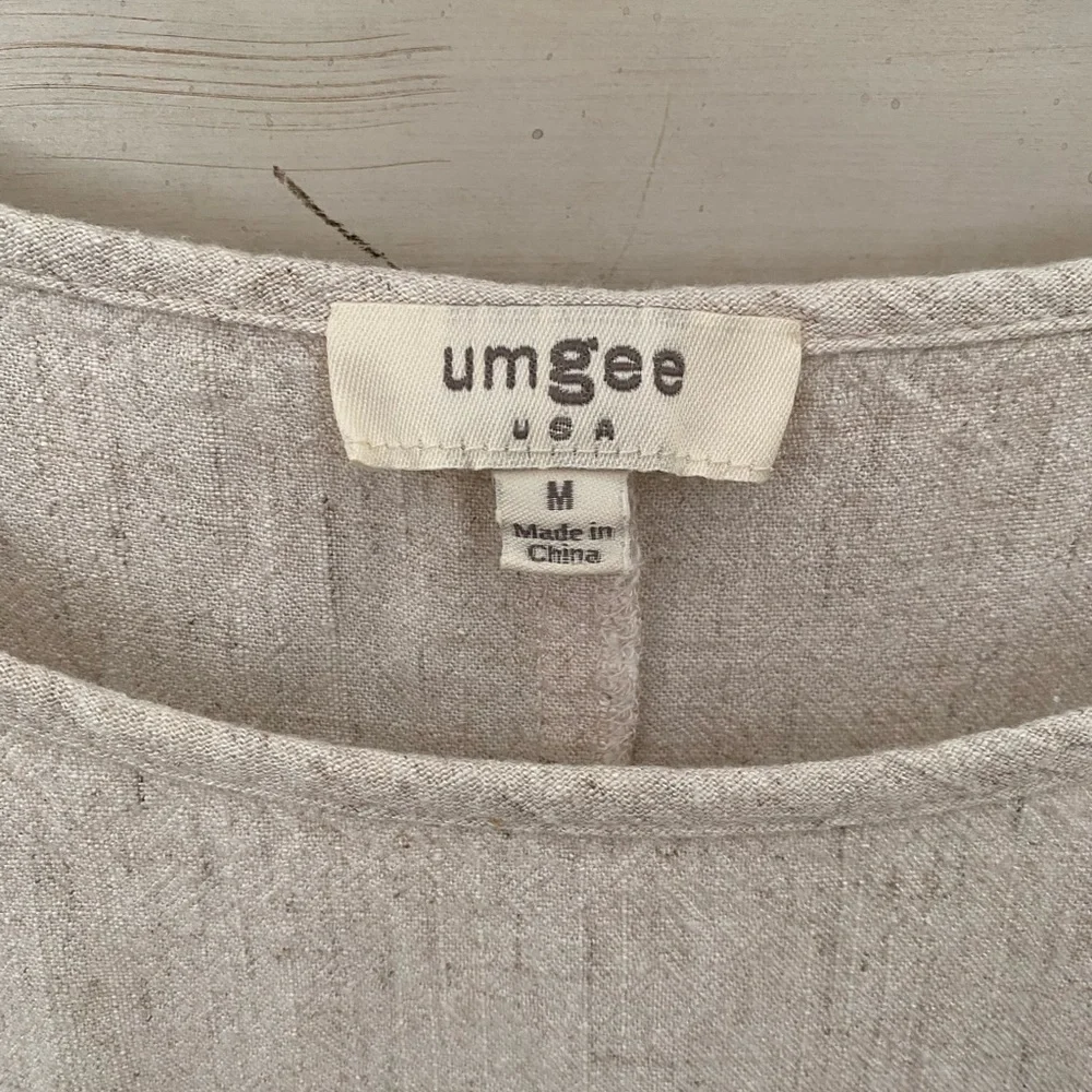 Umgee Leopard Linen Top - Picture 4 of 4